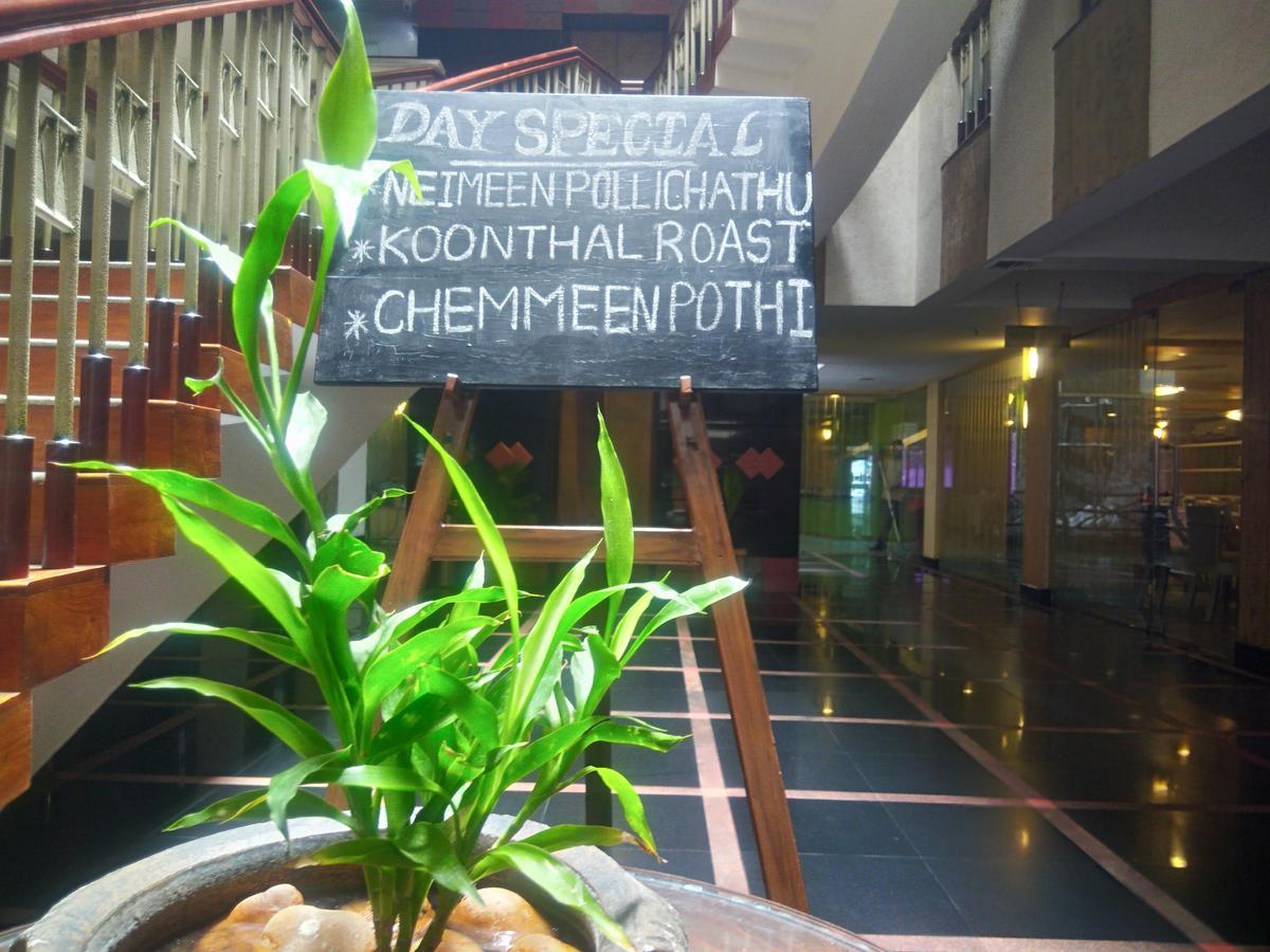 Lotus 8 Hotel Nedumbassery Eksteriør bilde
