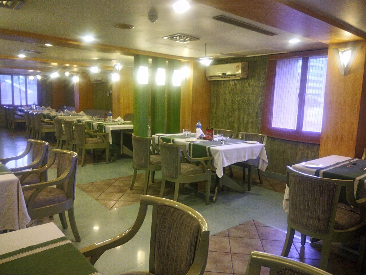 Lotus 8 Hotel Nedumbassery Eksteriør bilde