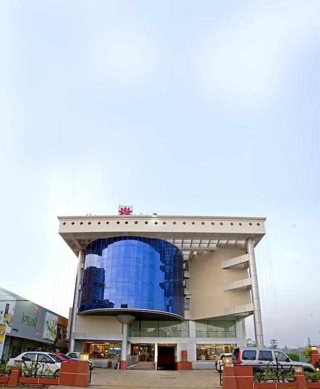 Lotus 8 Hotel Nedumbassery Eksteriør bilde